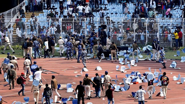 1765688717957-jumpa-fans-lionel-messi-di-india-ricuh-1765621192074_169