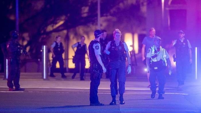 1765731935206-penembakan-di-pantai-bondi-gegerkan-warga-sydney-1765712223777_169