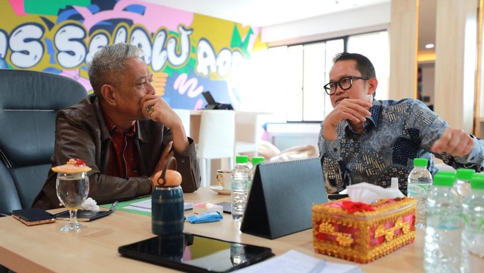 1765883138167-wakil-menteri-sosial-wamensos-agus-jabo-priyono-melakukan-audiensi-dengan-deputi-bidang-pemberdayaan-masyarakat-kependudukan-d-1765880716055_169