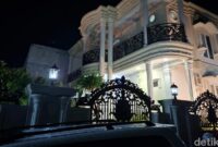 1765904752581-seorang-anak-berusia-9-tahun-tewas-bersimbah-darah-di-rumahnya-di-cilegon-banten-m-iqbaldetikcom-1765898197652_169