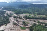 1765926281913-rumah-rumah-dan-persawahan-warga-di-nagari-salareh-aia-kecamatan-palembayan-agam-luluh-lantak-usai-diterjang-galodo-kamis-2711-1765380816090_169