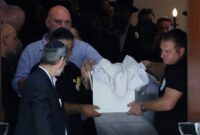 1766034345289-tangis-iringi-pemakaman-matilda-korban-termuda-penembakan-massal-di-australia-1766027984146_169