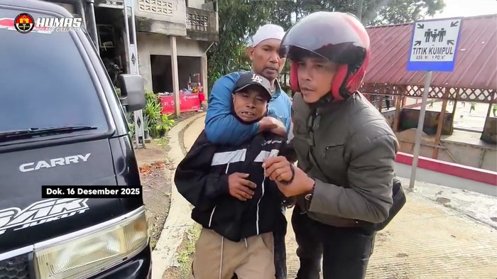 1766034347193-pria-bernama-emed-alias-aku-ditangkap-polisi-usai-merampok-lansia-di-wilayah-cileungsi-bogor-jawa-barat-dok-polsek-cileungsi-1766033487201_169