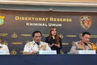 1766055999088-polda-metro-jaya-menggelar-konferensi-pers-terkait-penanganan-kasus-tuduhan-ijazah-palsu-jokowi-1766054441571_169