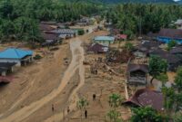 1766056000562-hutanabolon-terputus-ancaman-bencana-susulan-masih-membayangi-warga-1765161758343_169