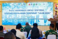 1766077551800-polres-tangerang-selatan-kerahkan-1224-personel-dalam-operasi-lilin-2025-untuk-amankan-perayaan-nataru-dokistimewa-1766069724683_169