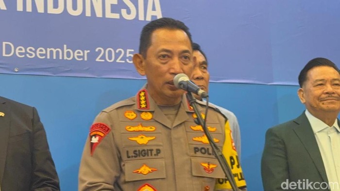 1766228751104-kapolri-jenderal-listyo-sigit-prabowo-mengungkap-soal-memperkuat-peran-polwan-lewat-jabatan-strategis-dalam-mutasi-dan-rotasi--1766228389706_169