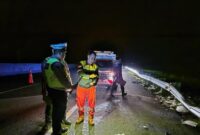 1766271897411-polisi-melakukan-olah-tkp-di-lokasi-kecelakaan-di-ogan-ilir-1766222130692_169