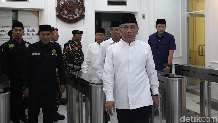 1766574354327-gus-yahya-ajak-pengurus-nu-fokus-siapkan-muktamar-ke-35-1766571415149_169