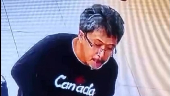 1766941539983-tampang-dosen-uim-yang-meludahi-kasir-swalayan-di-makassar-1766726563500_169