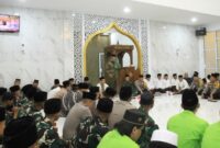 1767244031283-potret-polisi-tni-dan-pemda-dan-masyarakat-doa-bersama-sambut-tahun-baru-2026-di-provinsi-riau-1767237976887_169