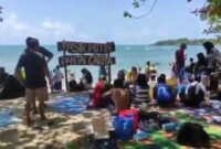 1767265699429-pantai-pasir-putih-carita-kabupaten-pandeglang-1767262611507_169