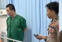 1767330453393-polisi-evakuasi-warga-bekasi-1767329178141_169