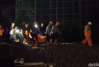 1767373533009-petugas-gabungan-berhasil-mengevakuasi-seluruh-korban-tertimbun-tanah-longsor-di-sumedang-1767361927521_169