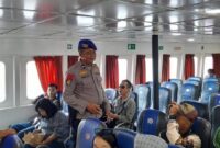 1767416776851-polres-siak-mengintensifkan-patroli-jalan-kaki-untuk-memastikan-keamanan-dan-kenyamanan-penumpang-di-pelabuhan-tanjung-buton-1767415781037_169