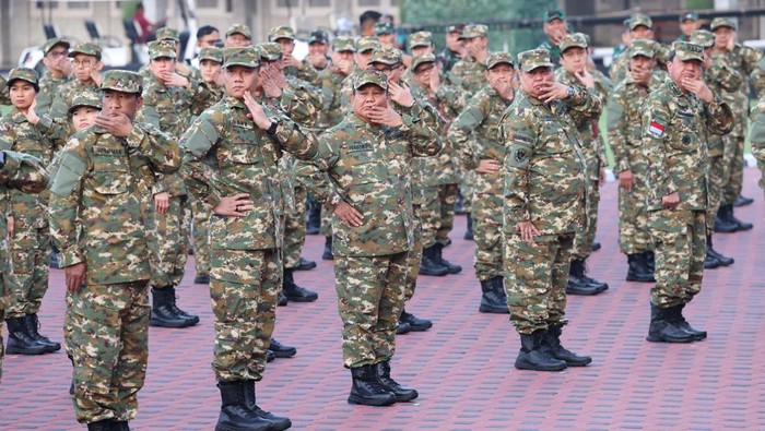 1767654274337-potret-retreat-prabowo-menteri-di-magelang-bak-wajib-militer-1_169