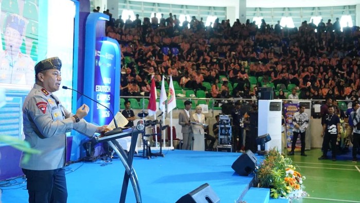 1767935156109-kapolda-riau-irjen-pol-herry-heryawan-menjadi-pembicara-di-riau-edutech-campus-summit-2026-1767932874160_169