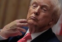 1767999874532-tangan-kanan-trump-tampak-dipasangi-plester-luka-1765522655150_169