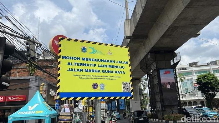 1768107951015-jalan-haji-nawi-di-jakarta-selatan-jaksel-akan-diberlakukan-satu-arah-rekayasa-lalu-lintas-ini-diberlakukan-karena-adanya-pemb-1767614742580_169
