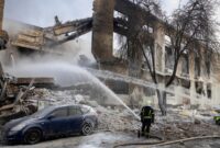 1768302340431-sisa-sisa-serangan-udara-rusia-di-distrik-industri-kyiv-1768282975855_169