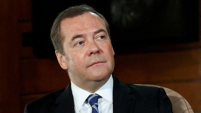 1768302343525-dmitry-medvedev_169