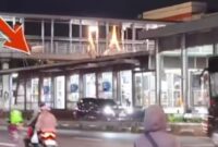 1768453559911-video-yang-memperlihatkan-satu-unit-mobil-berkendara-melawan-arah-di-jalur-transj-busway-viral-di-medsos-peristiwa-itu-terjadi-1768450546051_169