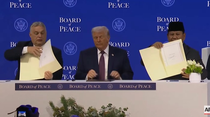 1769123124040-presiden-prabowo-subianto-hadir-dalam-perkenalan-anggota-board-of-peace-atau-dewan-perdamaian-di-gaza-yang-dibentuk-oleh-presi-1769083369198_169