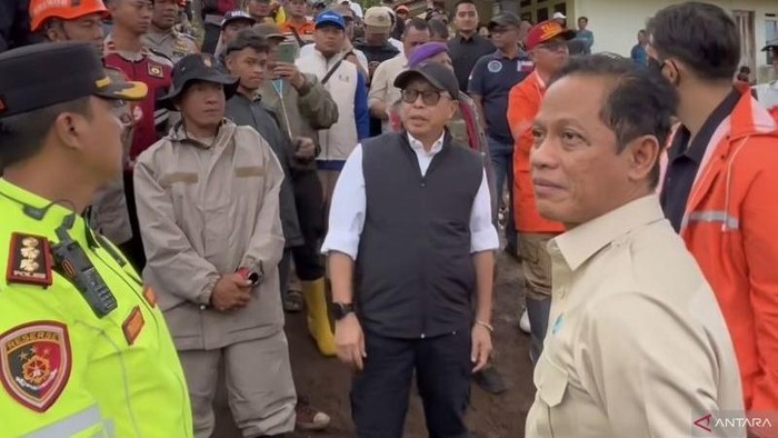 1769360773273-menteri-lingkungan-hidup-hanif-faisol-nurofiq-1769355887958_169