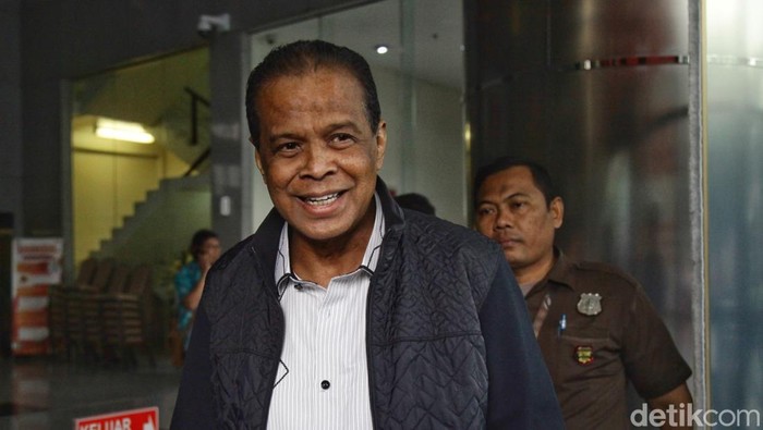 1769403953015-ekspresi-bos-maktour-usai-diperiksa-kpk-soal-kuota-tambahan-haji-1756393130902_169