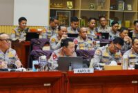 1769403956291-kapolri-jenderal-sigit-dan-jajaran-rapat-kerja-bersama-komisi-iii-dpr-di-gedung-dpr-senayan-jakarta-pusat-senin-2612026-1769402931152_169