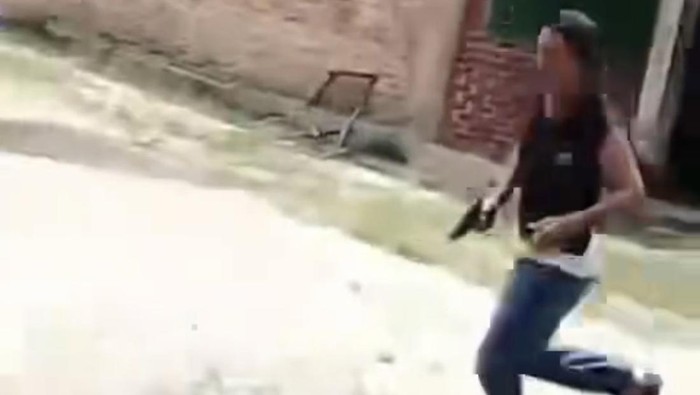 1769447158270-viral-pria-diduga-kades-di-paluta-todongkan-pistol-ke-warga-screenshot-video-viral-1769413143090_169
